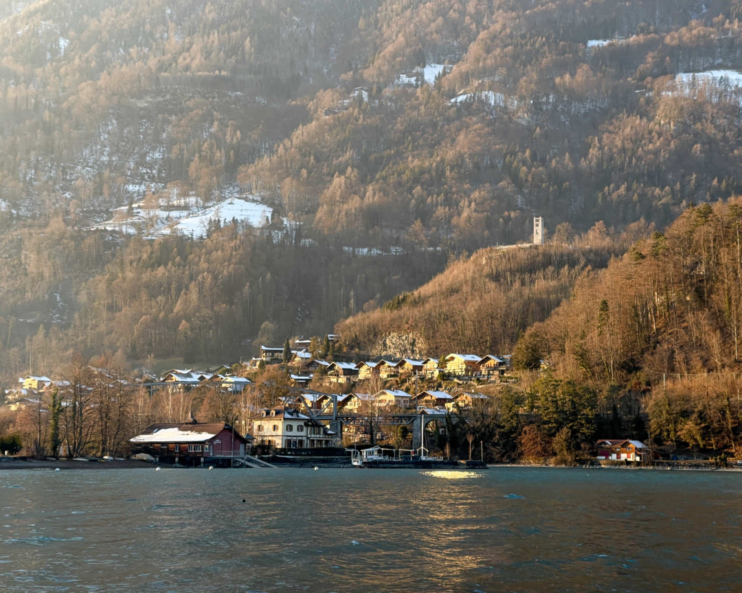 Winter lake at Bönigen