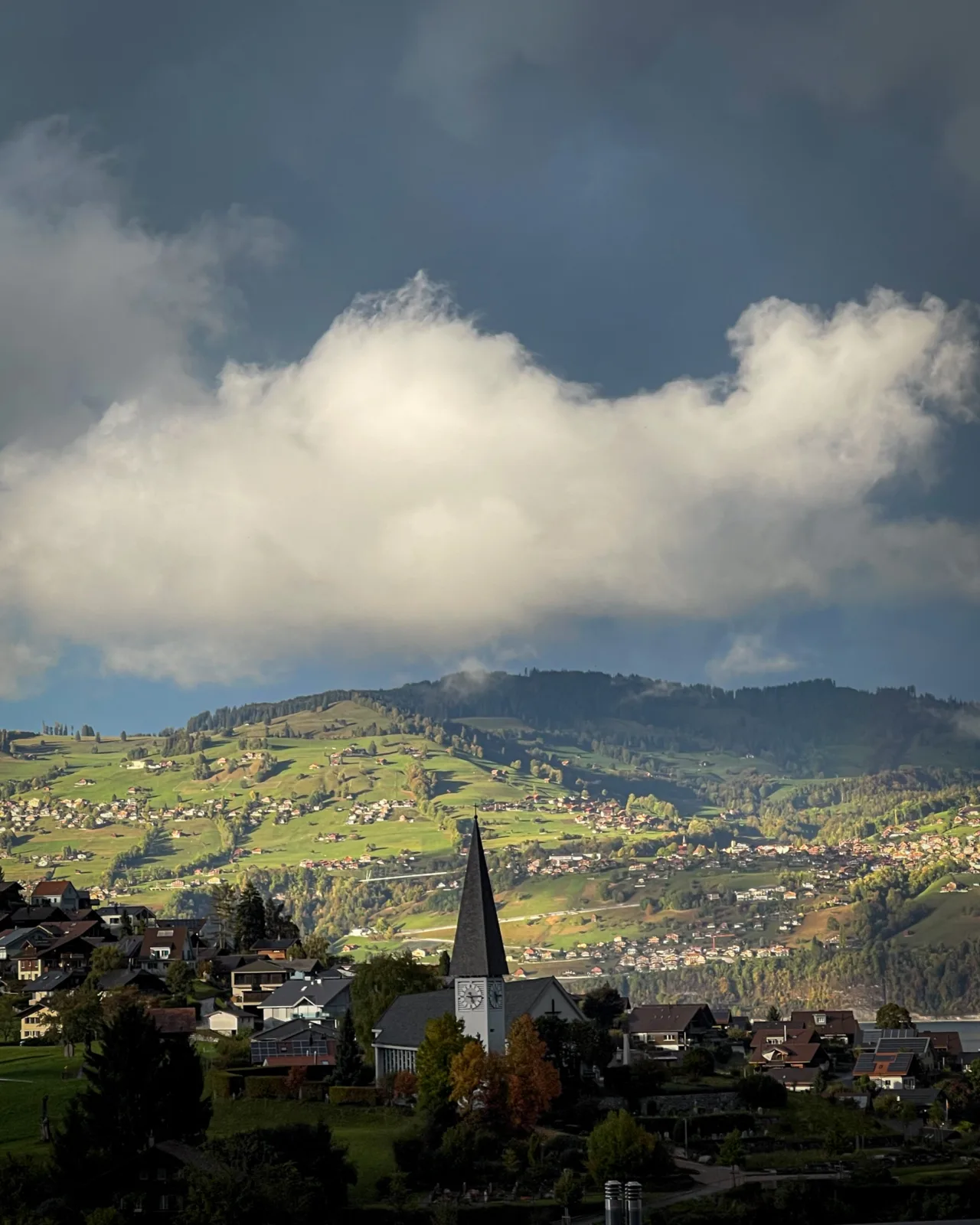 Stormy skies above Faulensee