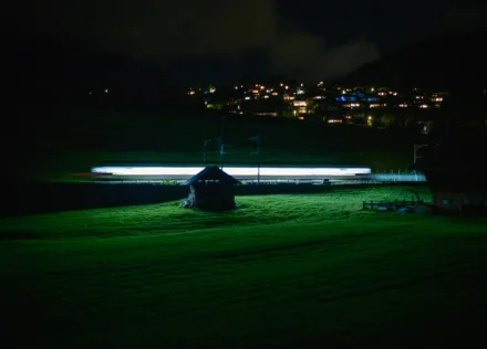 Local train passing Faulensee